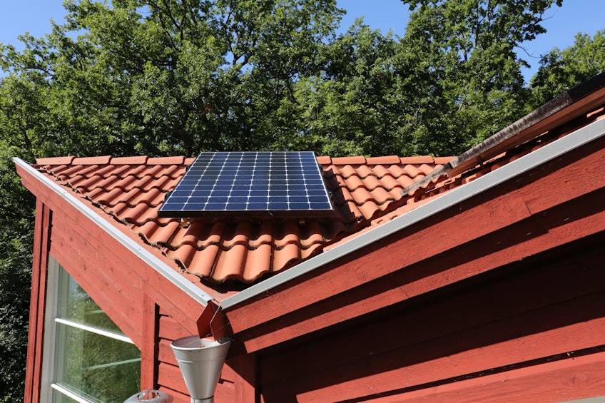 En installerad solcellspanel